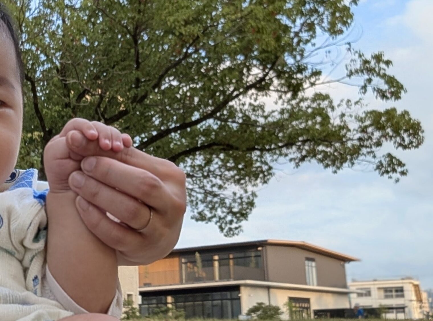 『てらすにじはと』赤ちゃんと親子でまちテラス探検